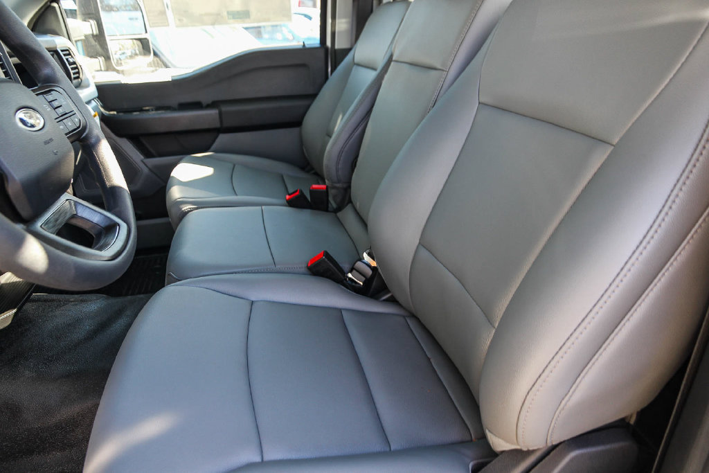 New 2025 Ford F450 XL w/ XL Chrome Package RWD image 20