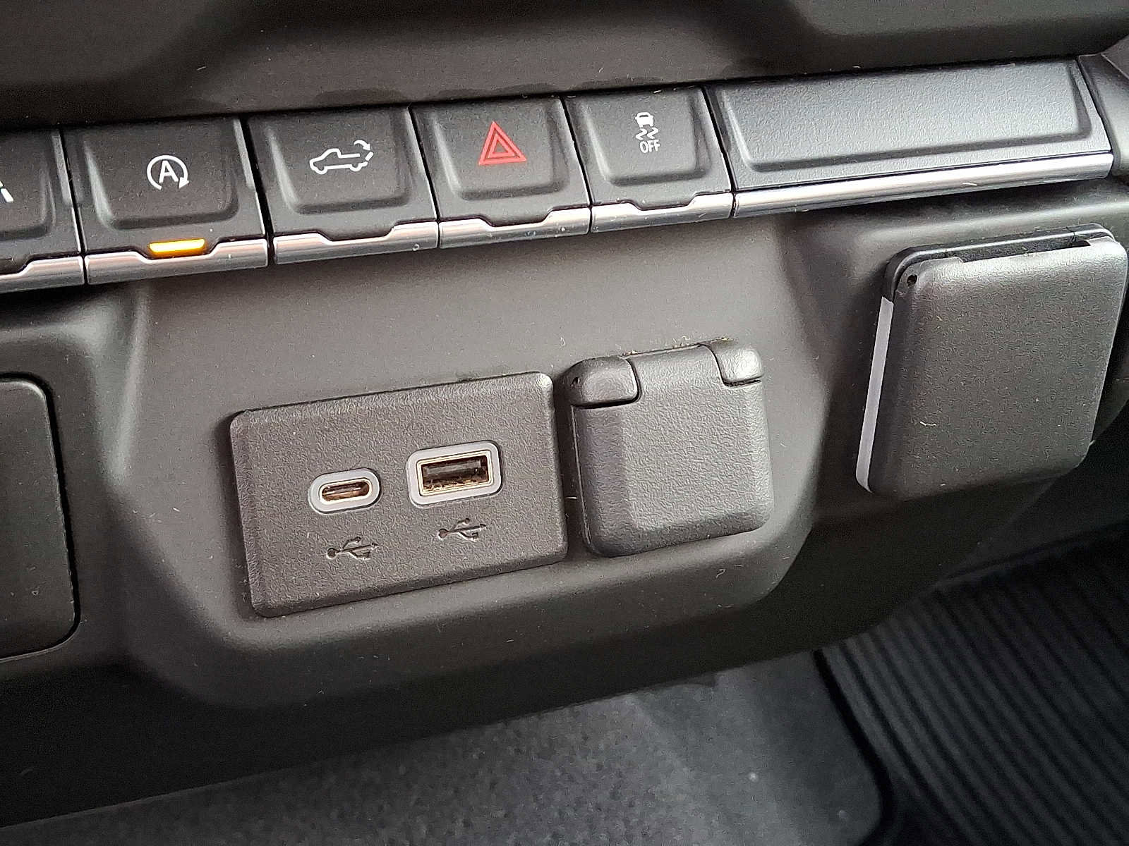 Used 2023 Chevrolet Silverado 1500 Custom image 24