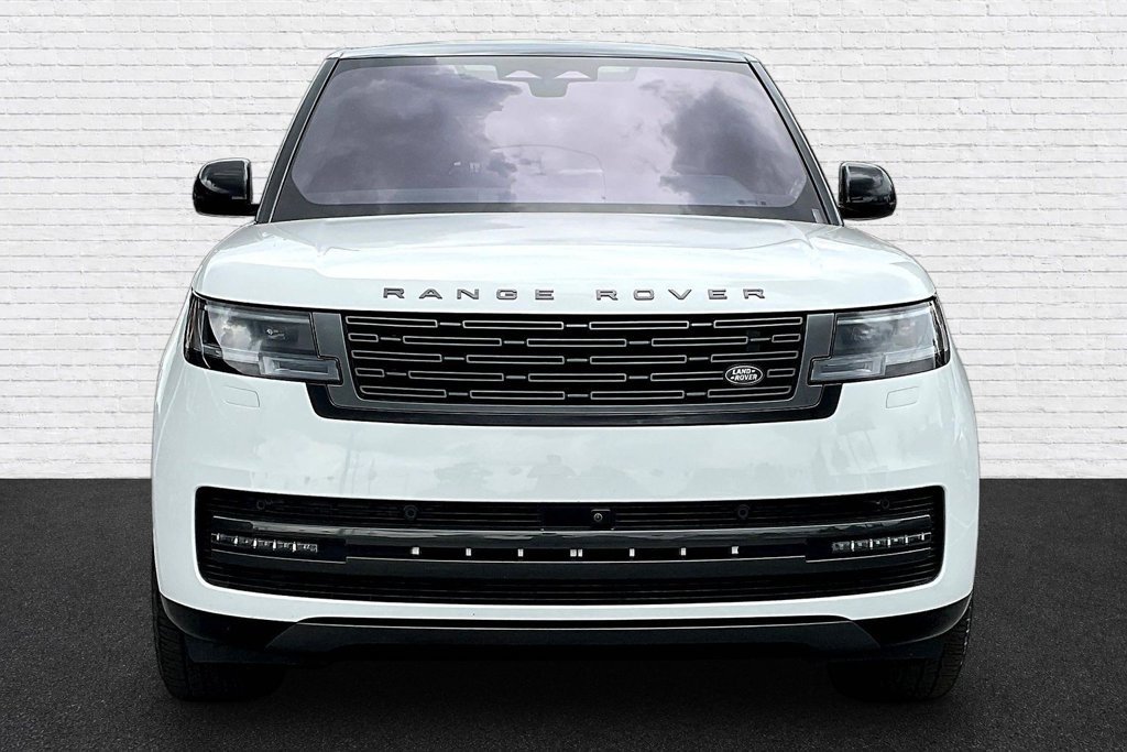 Used 2023 Land Rover Range Rover SE AWD/4WD image 2