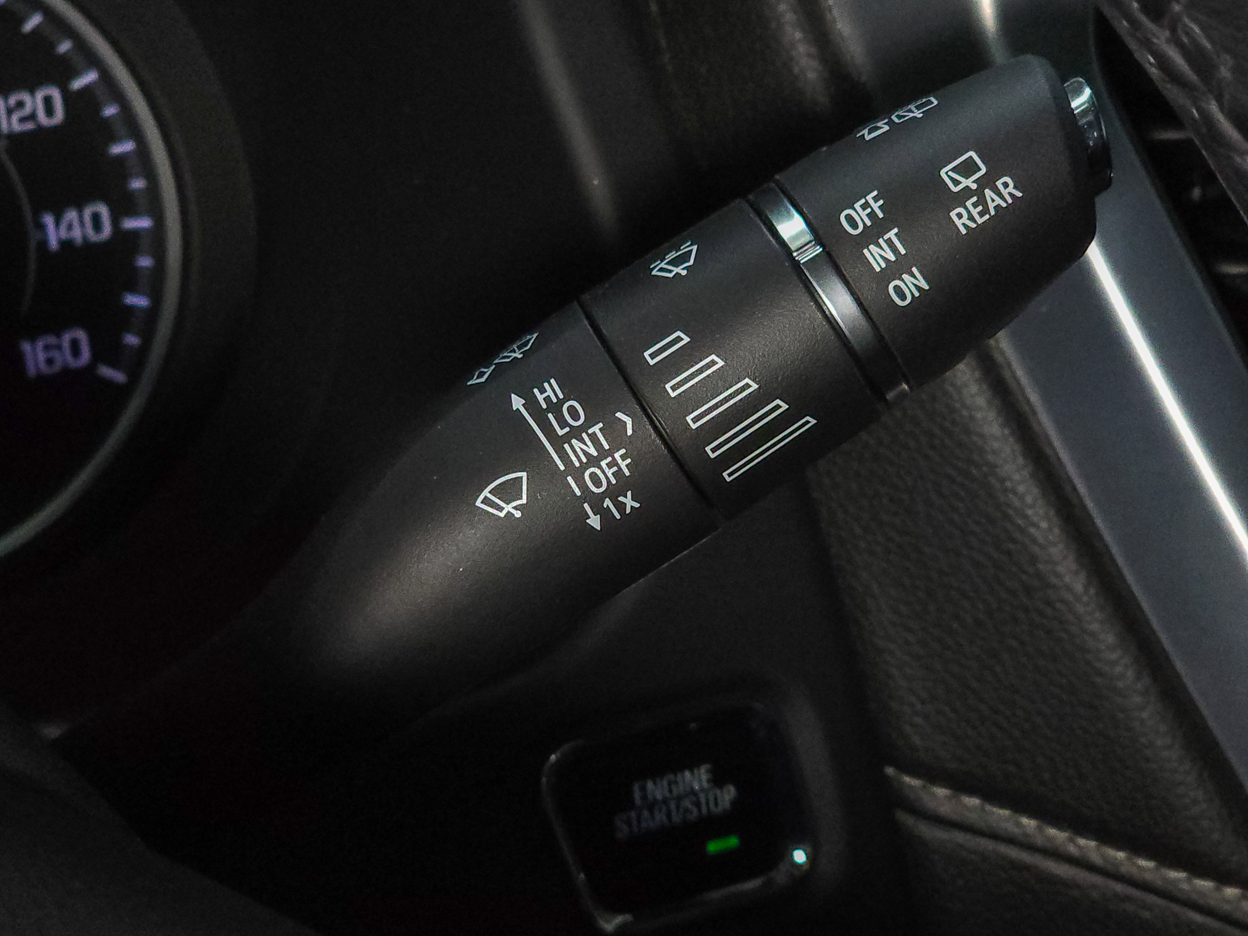 Used 2020 GMC Acadia SLE image 23