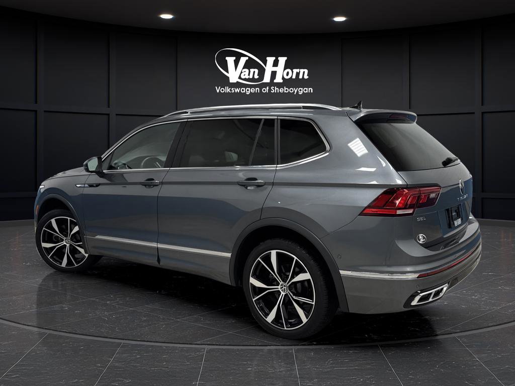 Used 2024 Volkswagen Tiguan SEL R-Line image 3