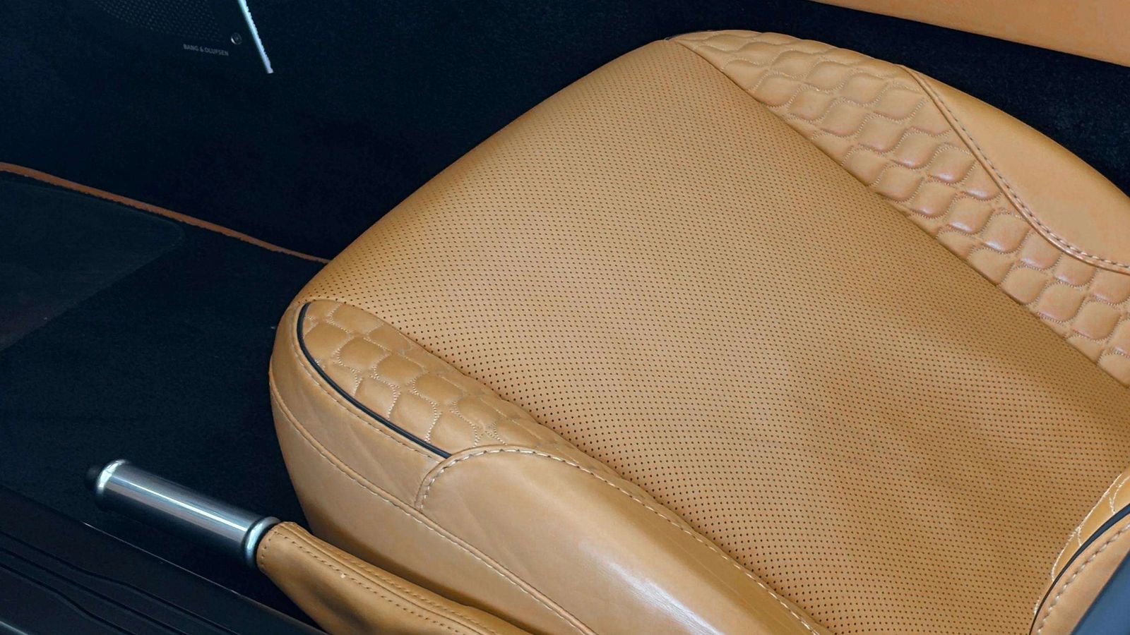 Used 2016 Aston Martin Vanquish Volante image 25