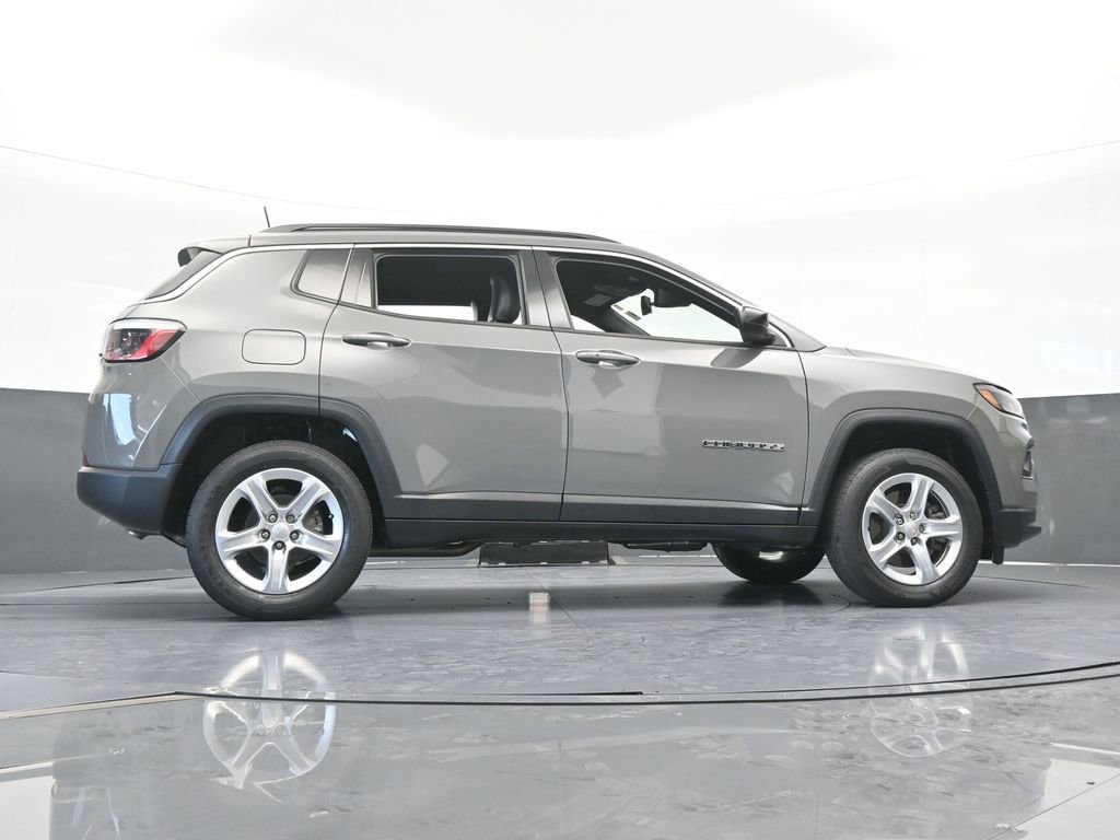 Used 2023 Jeep Compass Latitude AWD/4WD image 57