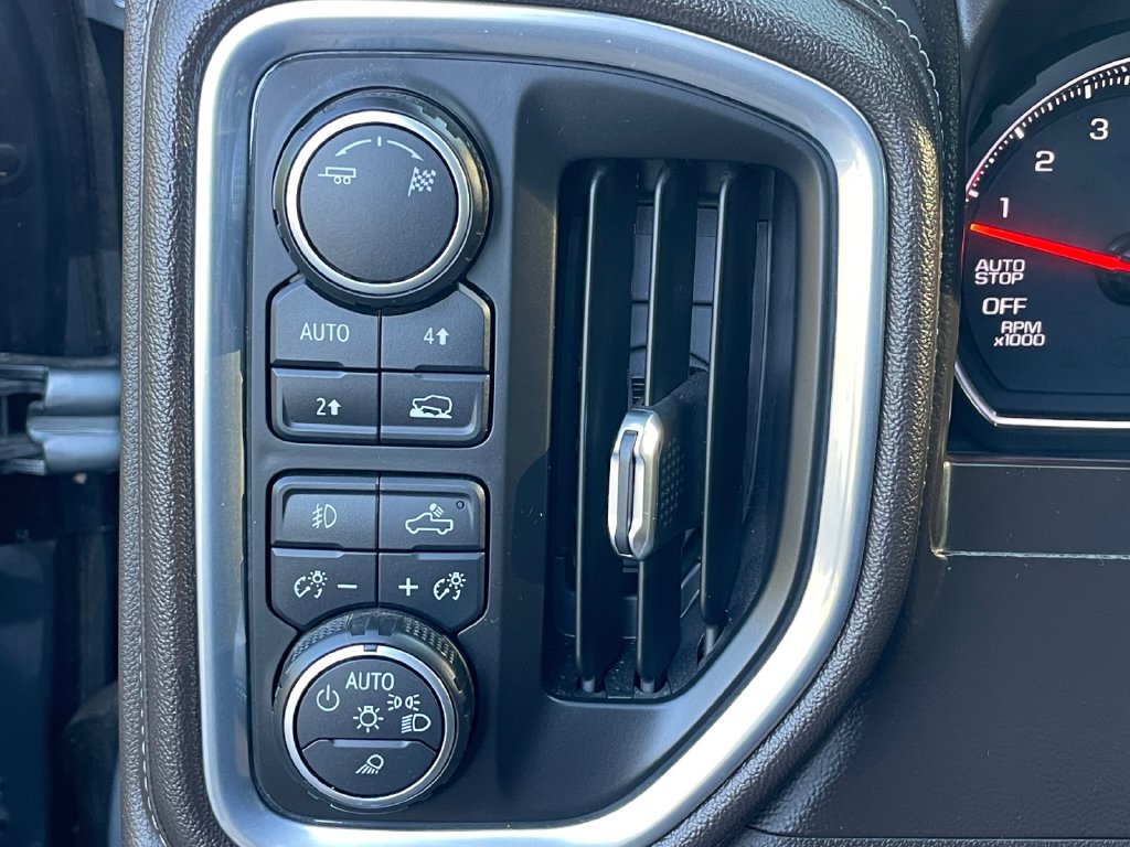 Certified 2019 Chevrolet Silverado 1500 LTZ w/ LTZ Convenience Package AWD/4WD image 39
