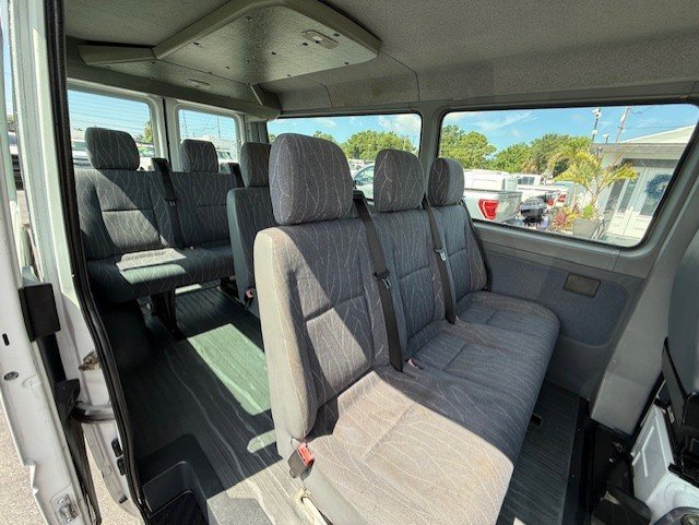 Used 2003 Dodge Sprinter 2500 RWD image 21