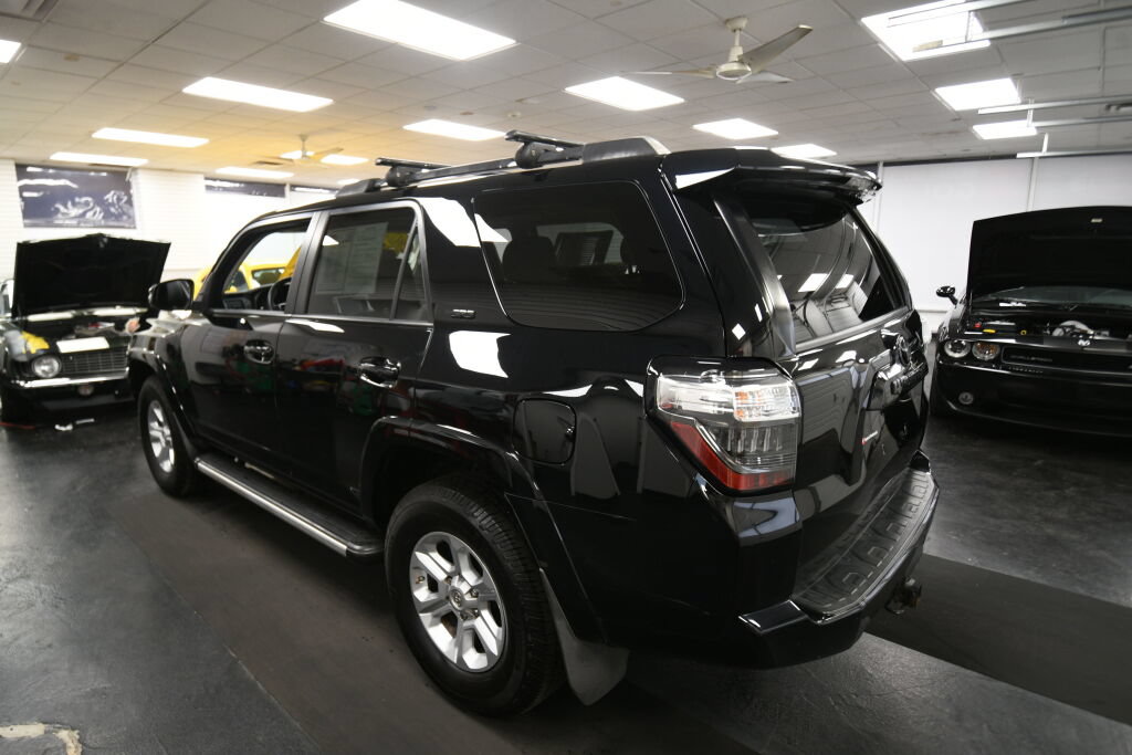 Used 2017 Toyota 4Runner SR5 Premium AWD/4WD image 5