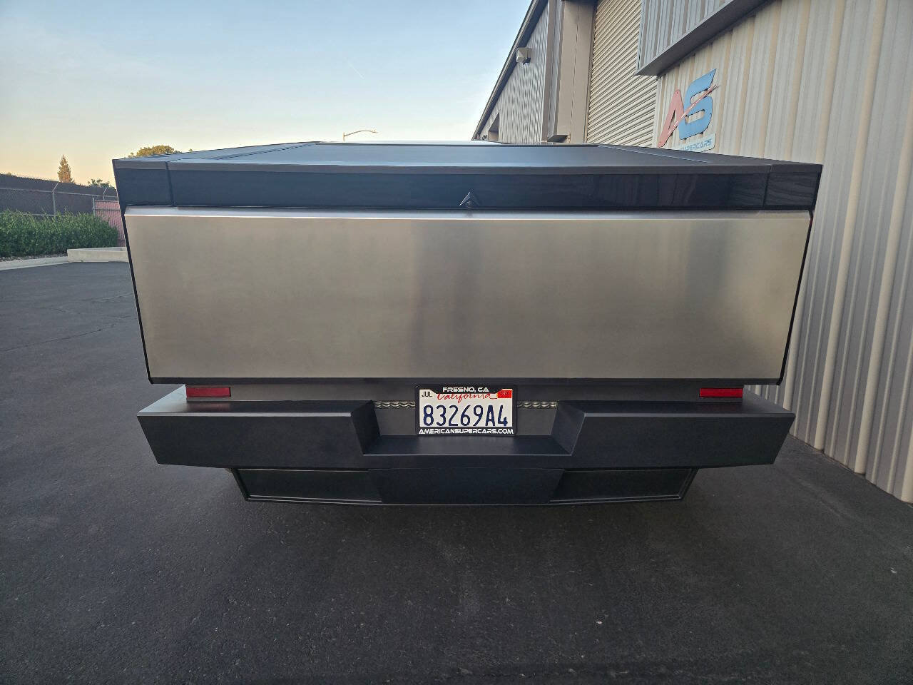 Used 2024 Tesla Cybertruck AWD Crew Cab image 7