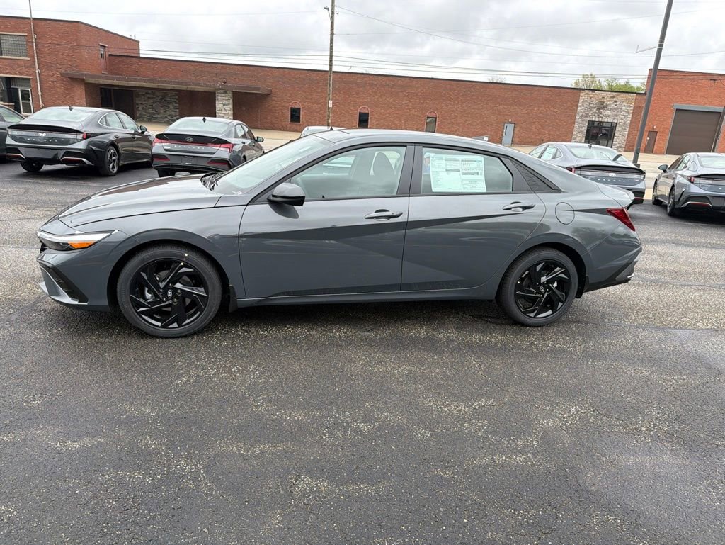 New 2026 Hyundai Elantra Sport FWD image 4