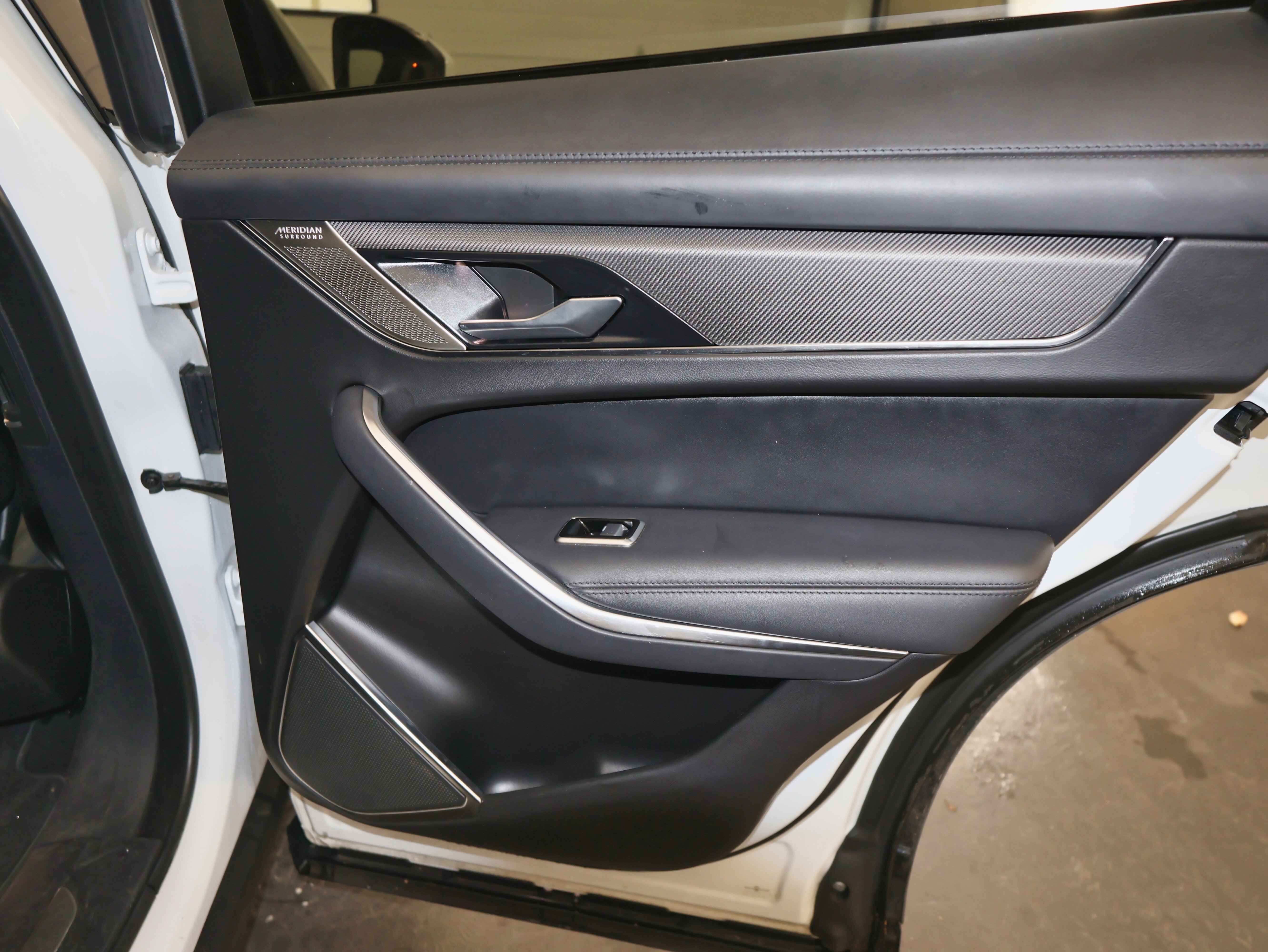 Used 2021 Jaguar F-PACE SVR image 63