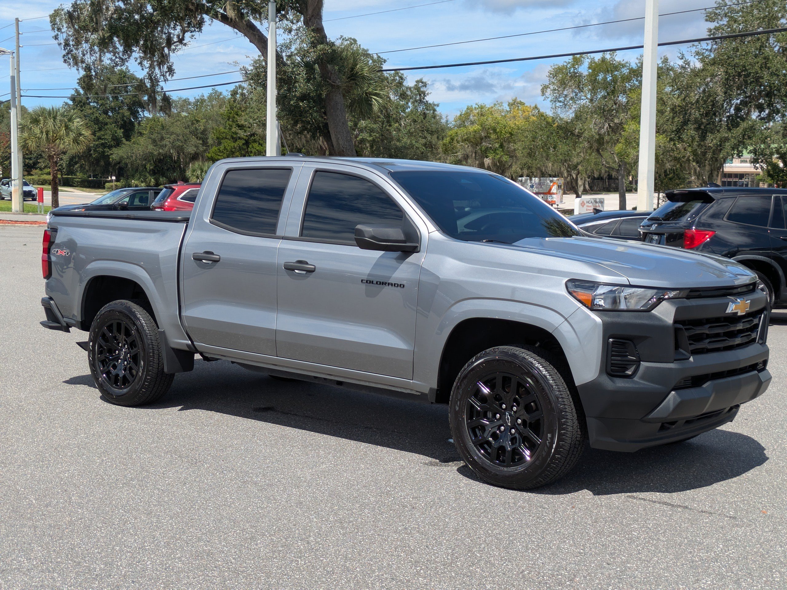 Used 2025 Chevrolet Colorado W/T w/ WT Custom Package AWD/4WD image 2