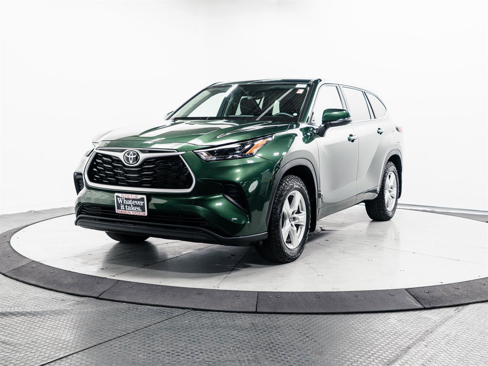 Used 2023 Toyota Highlander L video 3