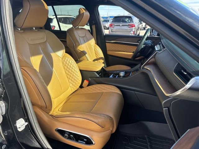 Used 2023 Jeep Grand Cherokee Summit image 13