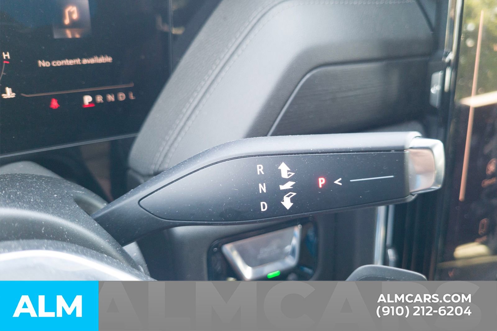 Used 2025 GMC Yukon XL Denali AWD/4WD image 15