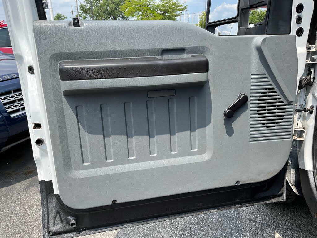 Used 2012 Ford F350 XL w/ Snow Plow Prep Pkg AWD/4WD image 20