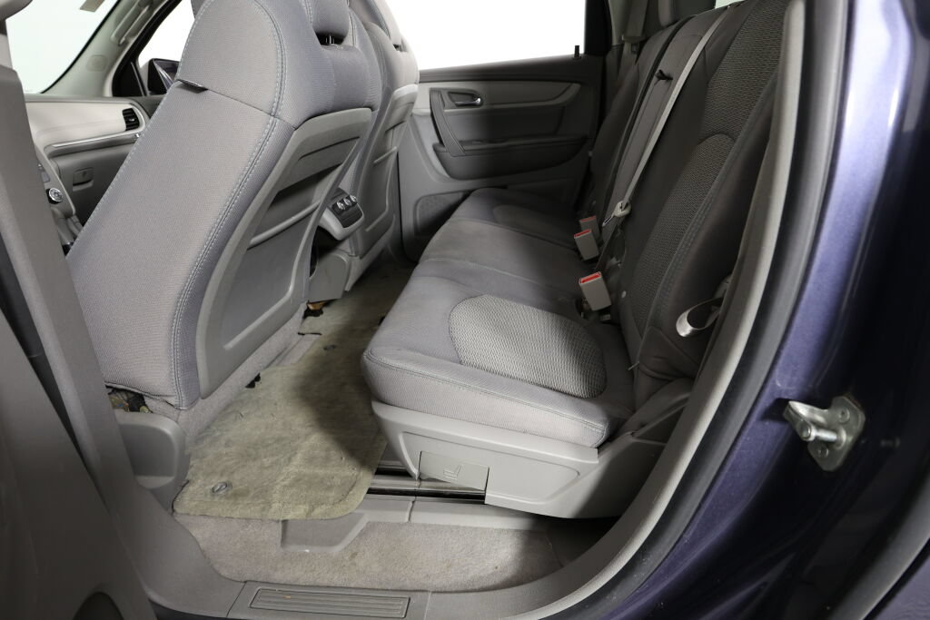 Used 2014 Chevrolet Traverse LS FWD image 17