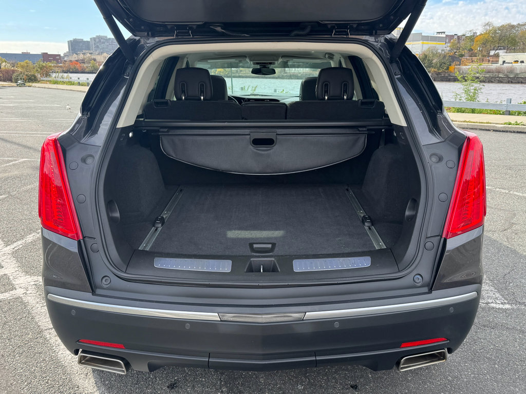 Used 2017 Cadillac XT5 Luxury w/ Driver Awareness Package image 28