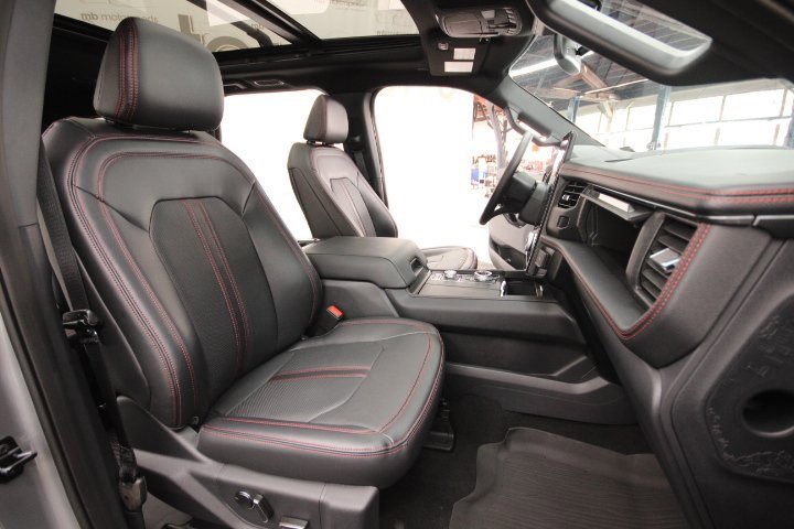 Used 2024 Ford Expedition Limited image 34