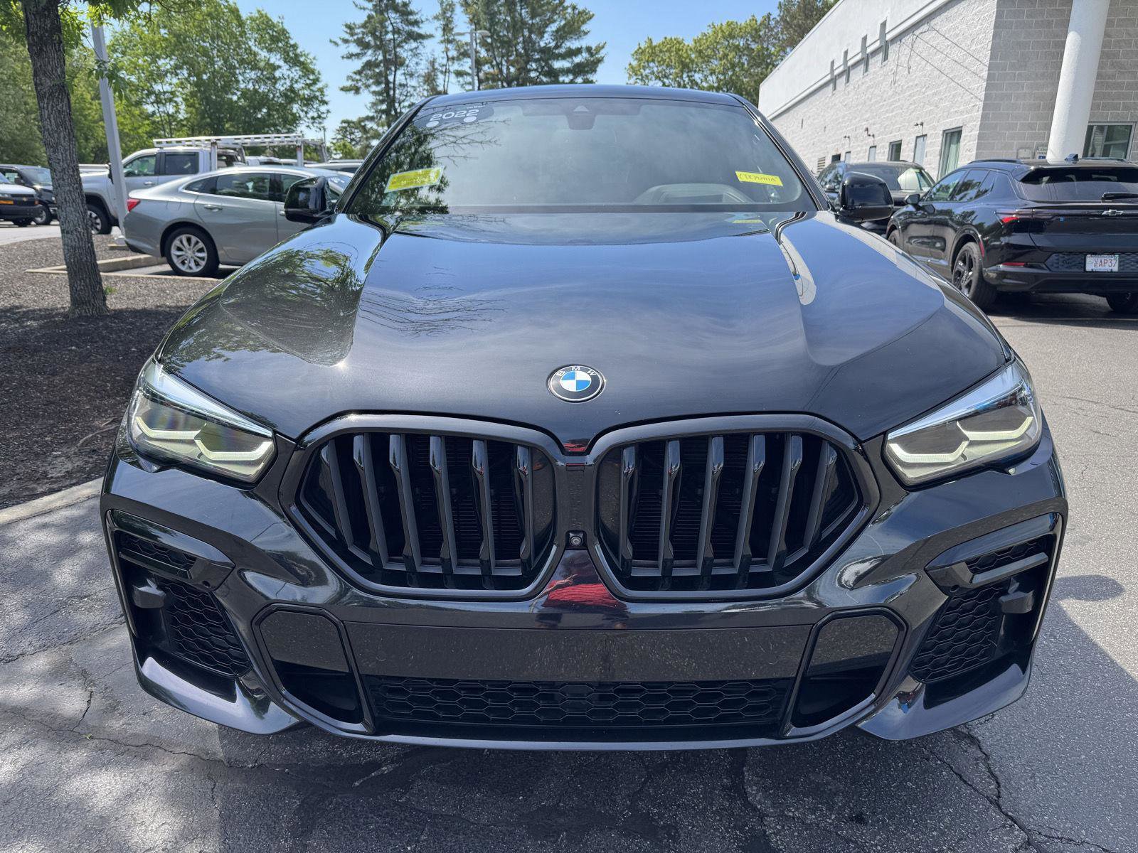 Used 2022 BMW X6 M50i w/ Premium Package AWD/4WD image 2