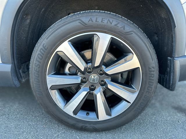 Used 2025 Honda Pilot Touring image 10
