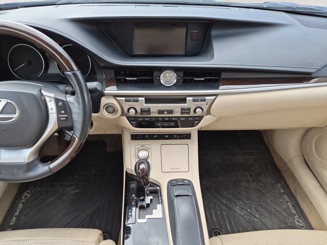 Used 2014 Lexus ES 350 w/ Ultra Luxury Package FWD image 11
