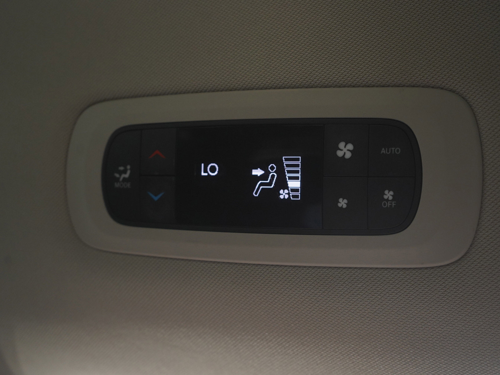 Used 2022 Chrysler Pacifica Touring-L image 17