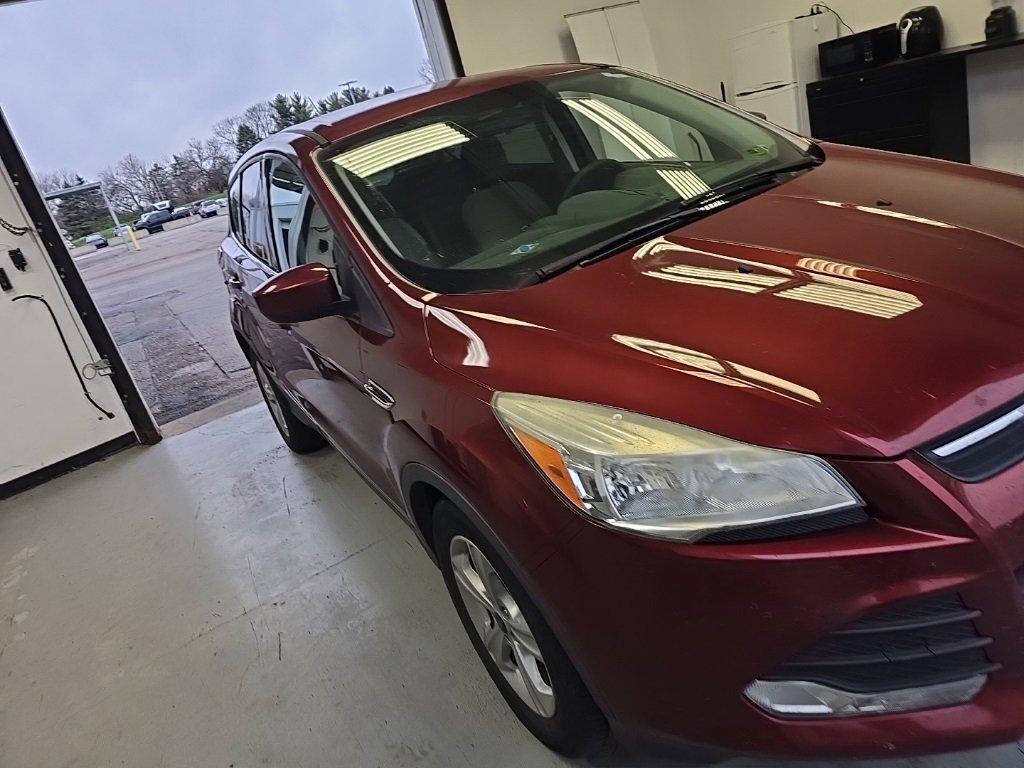 Used 2015 Ford Escape SE image 1