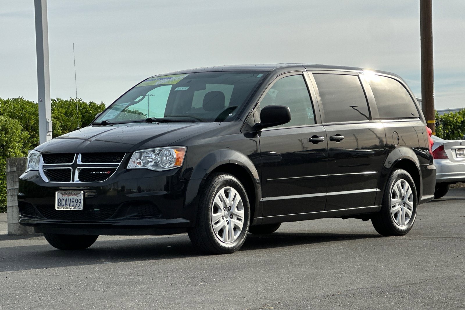 Used 2017 Dodge Grand Caravan SE image 8