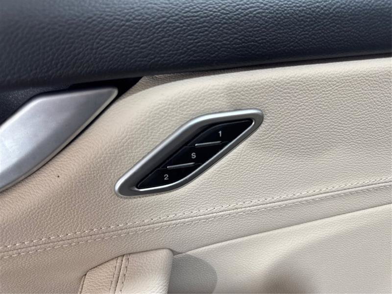Used 2018 Maserati Levante AWD/4WD image 22
