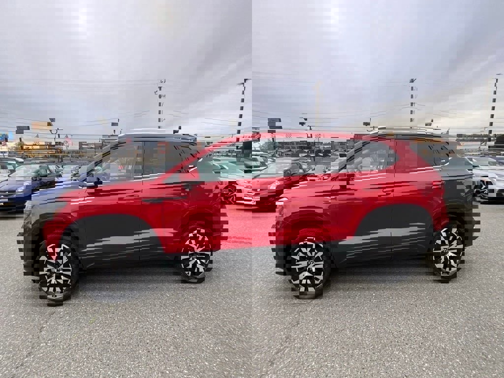 Used 2022 Volkswagen Taos SE w/ IQ.Drive SE Package image 4