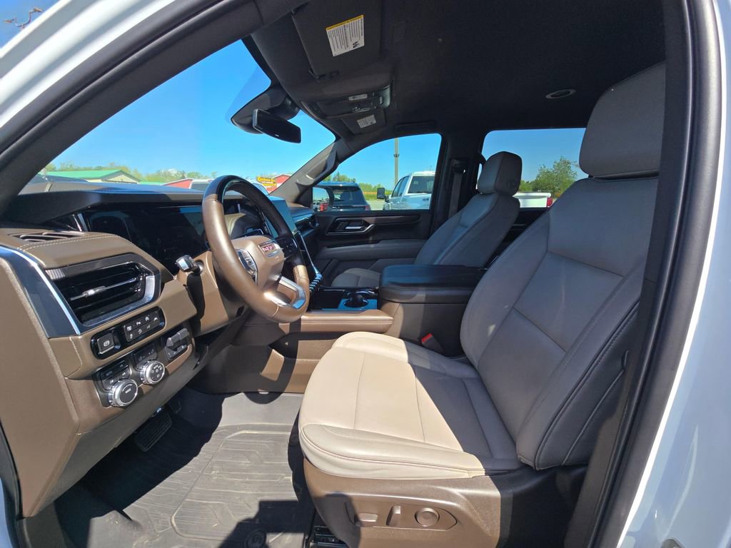 Used 2025 GMC Yukon XL Elevation AWD/4WD image 16
