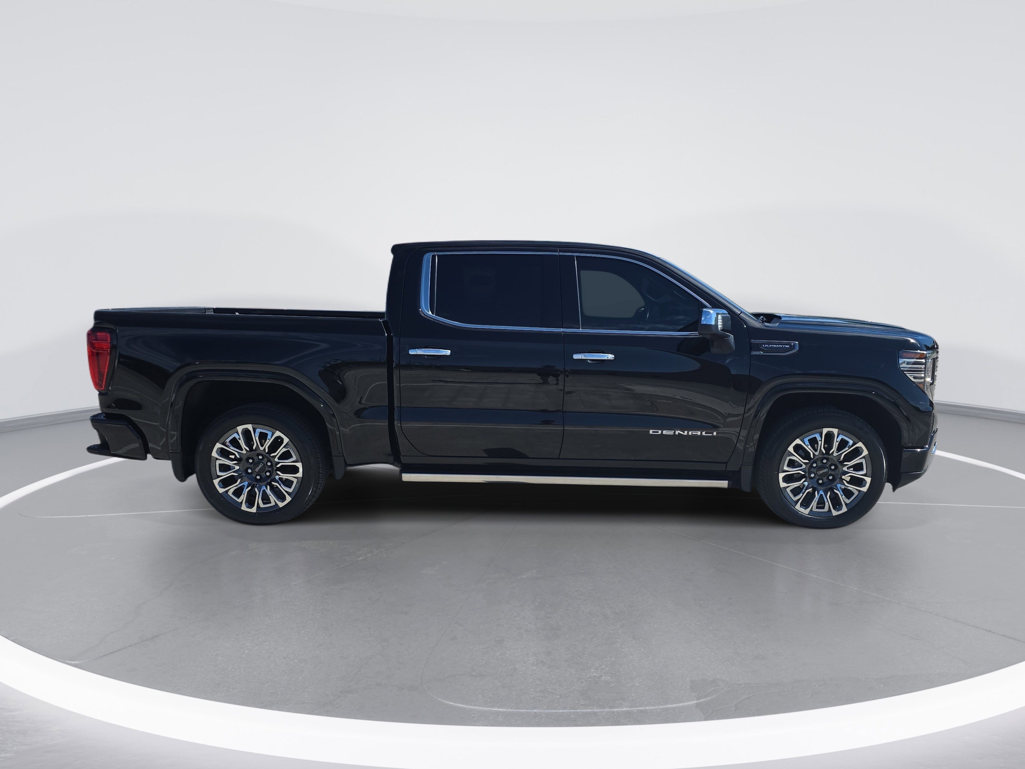 Used 2024 GMC Sierra 1500 Denali Ultimate AWD/4WD image 2