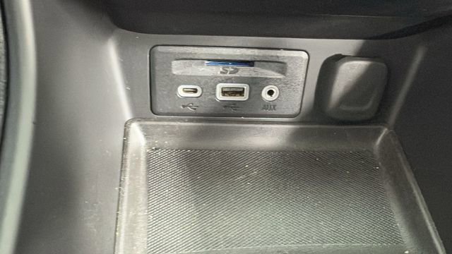 Used 2024 GMC Terrain SLT image 30