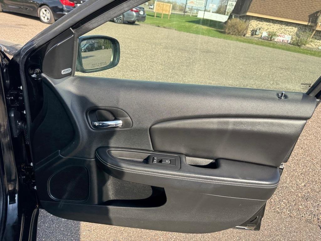 Used 2013 Chrysler 200 Limited w/ Sun/Sound Group FWD image 26