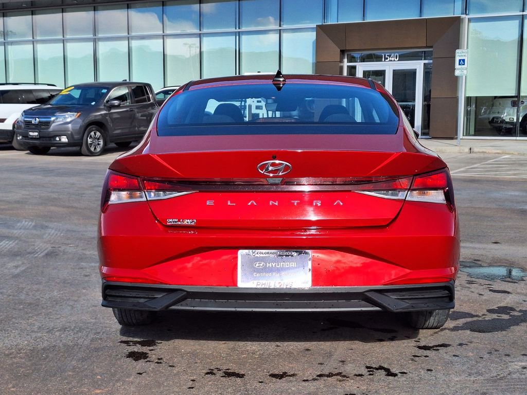 Certified 2021 Hyundai Elantra SE image 4