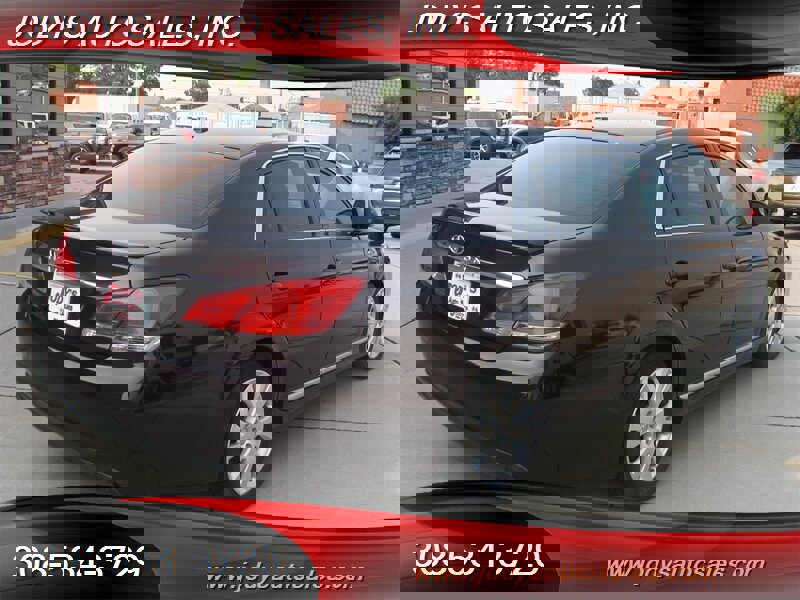 Used 2011 Toyota Avalon Limited image 34