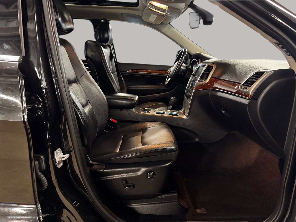 Used 2013 Jeep Grand Cherokee Limited w/ Trailer Tow Group image 19