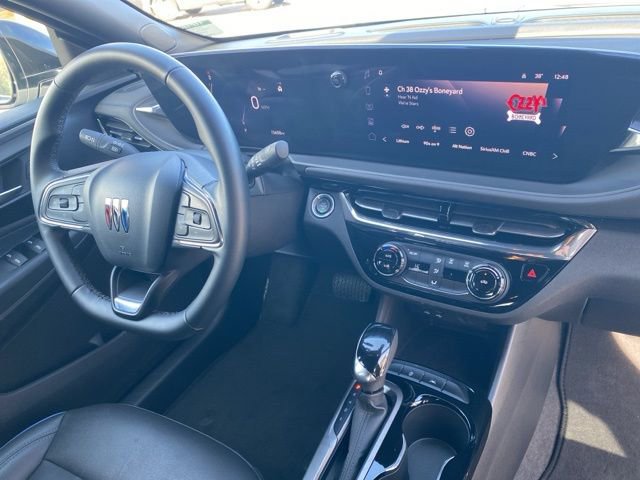 Used 2025 Buick Envista Sport Touring image 25