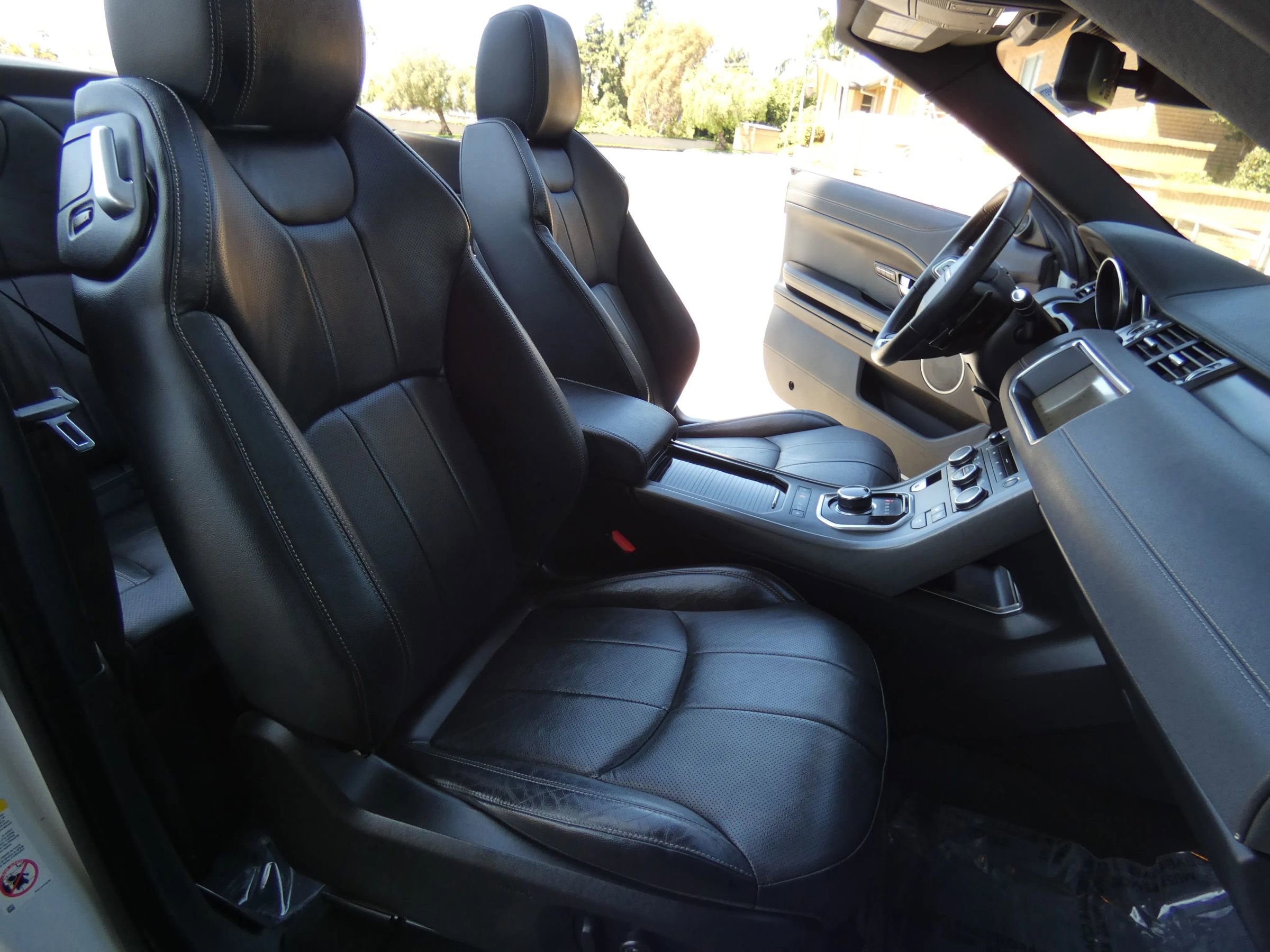 Used 2018 Land Rover Range Rover Evoque SE Dynamic image 27