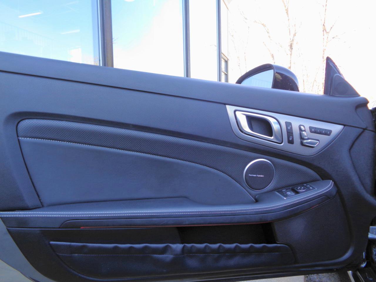 Used 2018 Mercedes-Benz SLC 43 AMG image 19