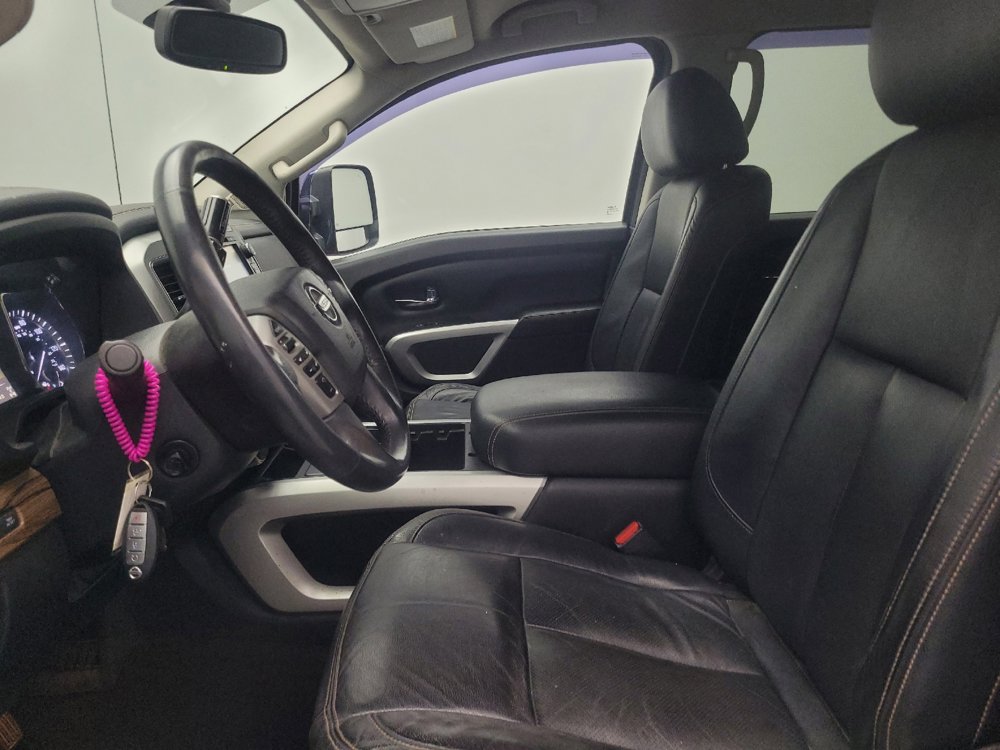 Used 2017 Nissan Titan SL image 17