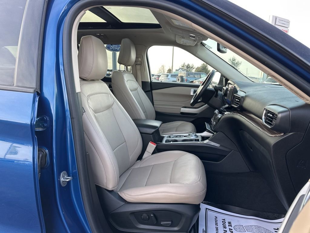 Used 2022 Ford Explorer Limited image 32