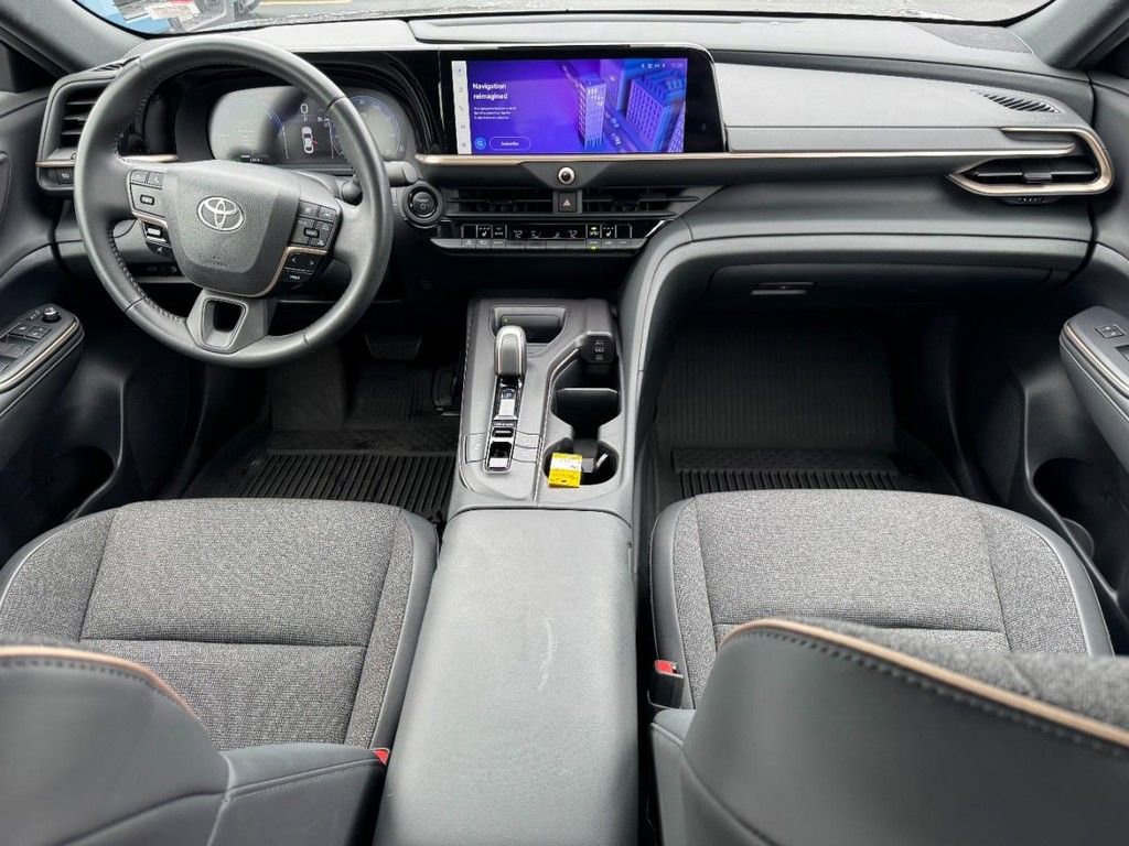 Used 2023 Toyota Crown AWD/4WD image 11