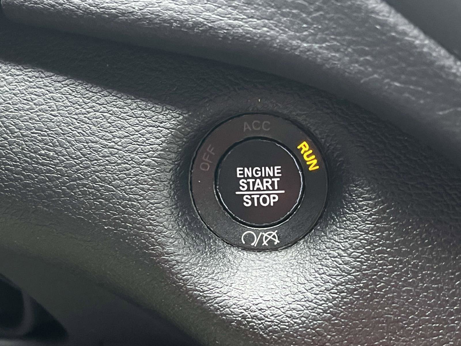 Used 2023 Jeep Cherokee Altitude Lux image 18