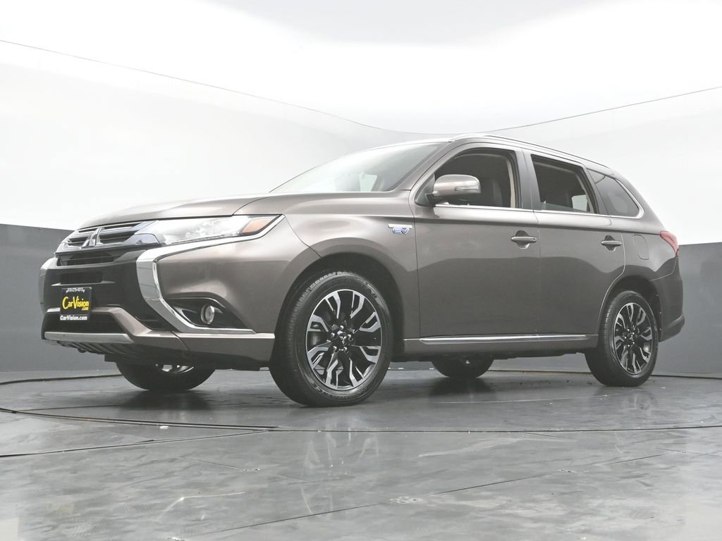 Used 2018 Mitsubishi Outlander SEL image 48