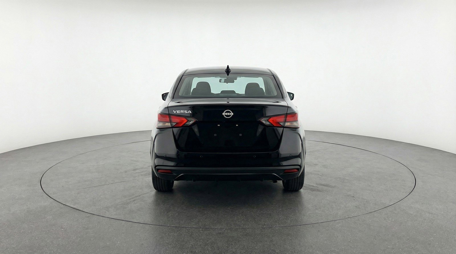 Used 2025 Nissan Versa SV image 7