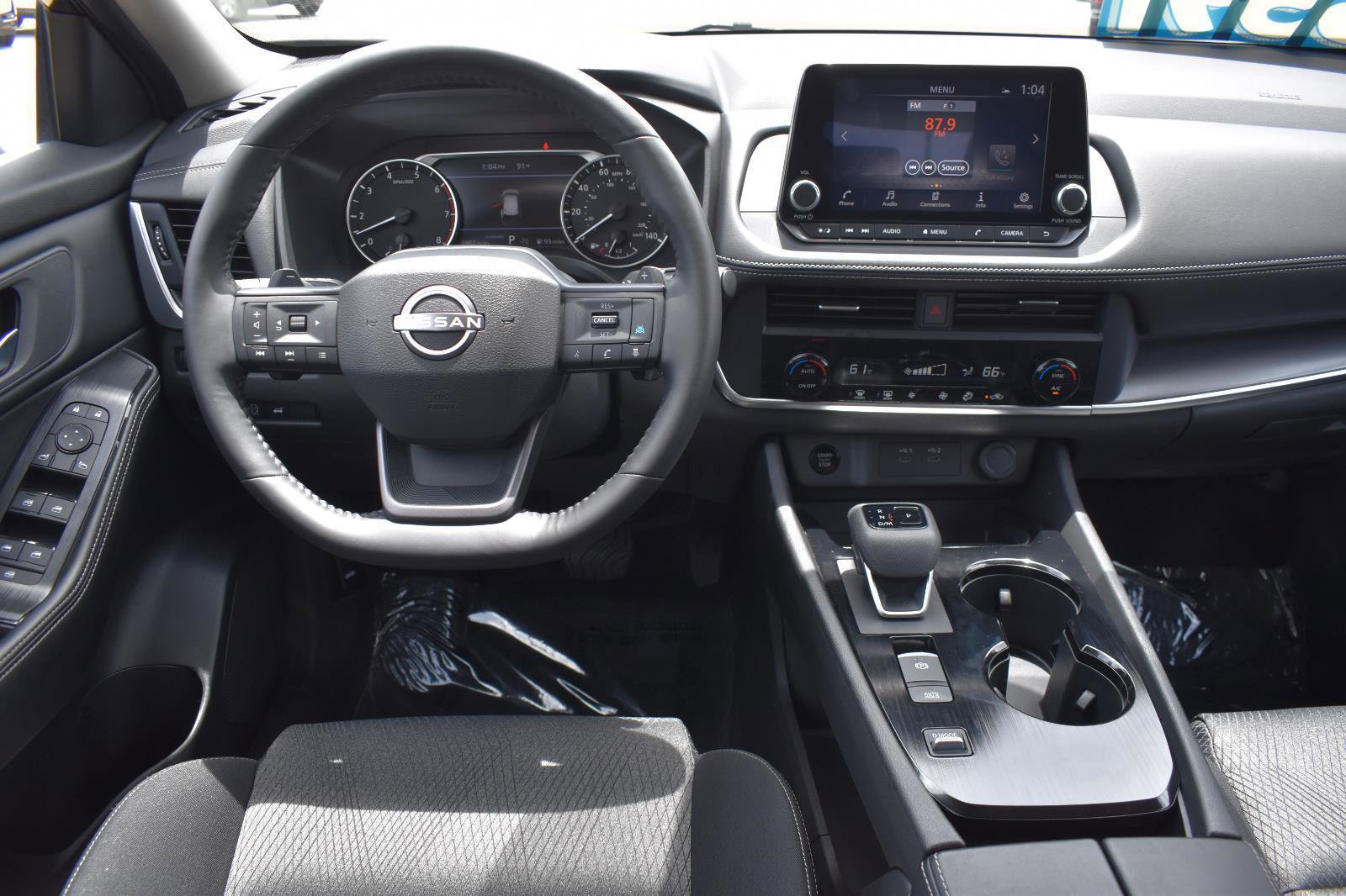 Used 2025 Nissan Rogue SV FWD image 21