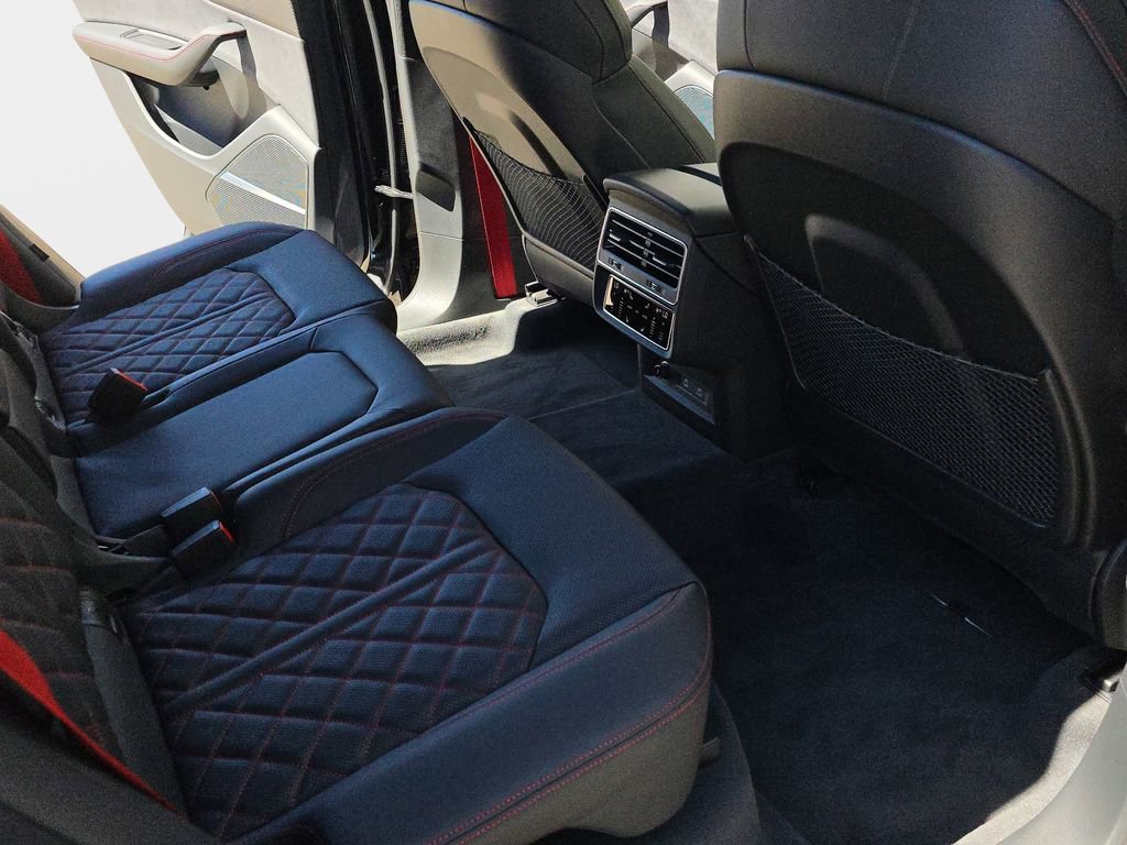 New 2026 Audi SQ8 Prestige image 11