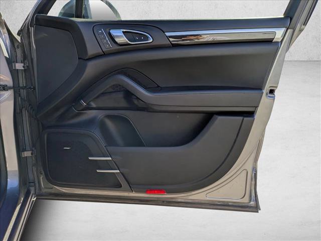 Used 2017 Porsche Cayenne Turbo image 29