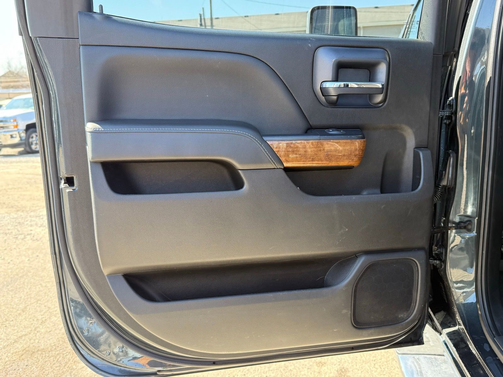 Used 2019 Chevrolet Silverado 2500 High Country w/ Duramax Plus Package image 28