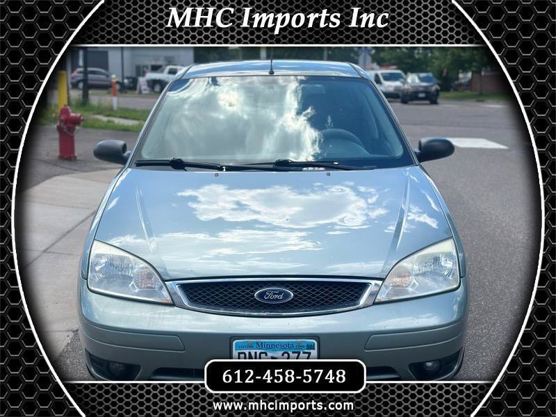 Used 2005 Ford Focus SES FWD image 1